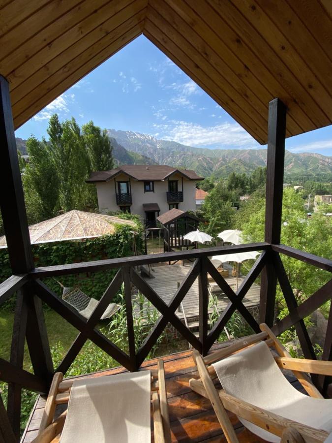 Nebesa Guest House Chimgan Exterior foto