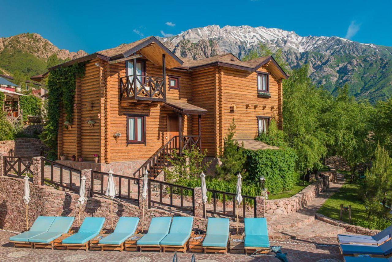 Nebesa Guest House Chimgan Exterior foto
